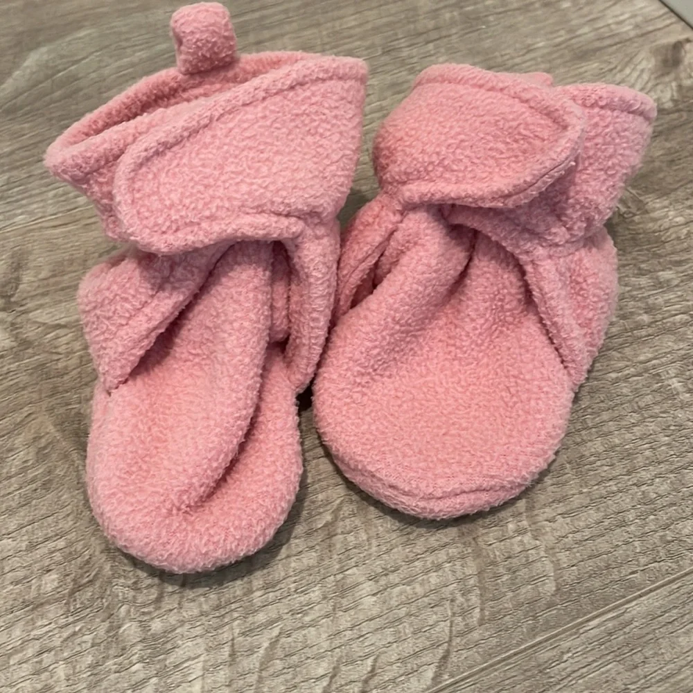Bundle of soft baby moccasins/crib shoes